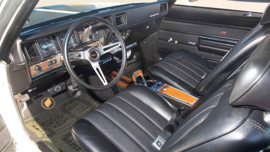 Интерьер Buick GSX 1970 года  (фото 5 из 20)